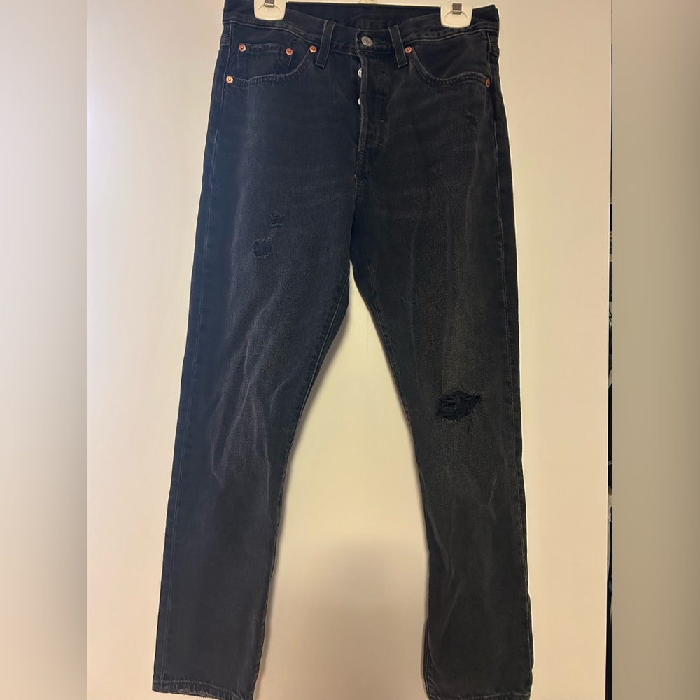 Levi's Black Skinny Jeans with Subtle Distress